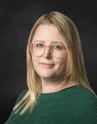 Portrait of Terri Kneeland